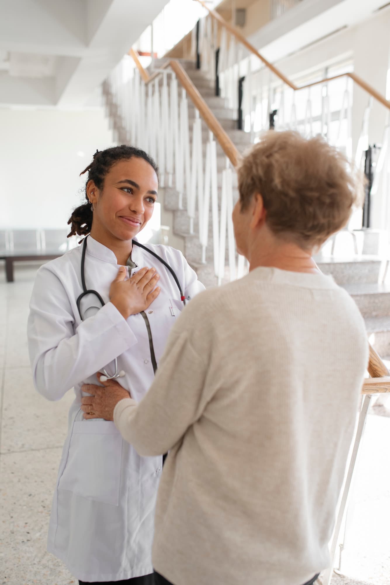 Patient thanking a doctor at AllaraCare